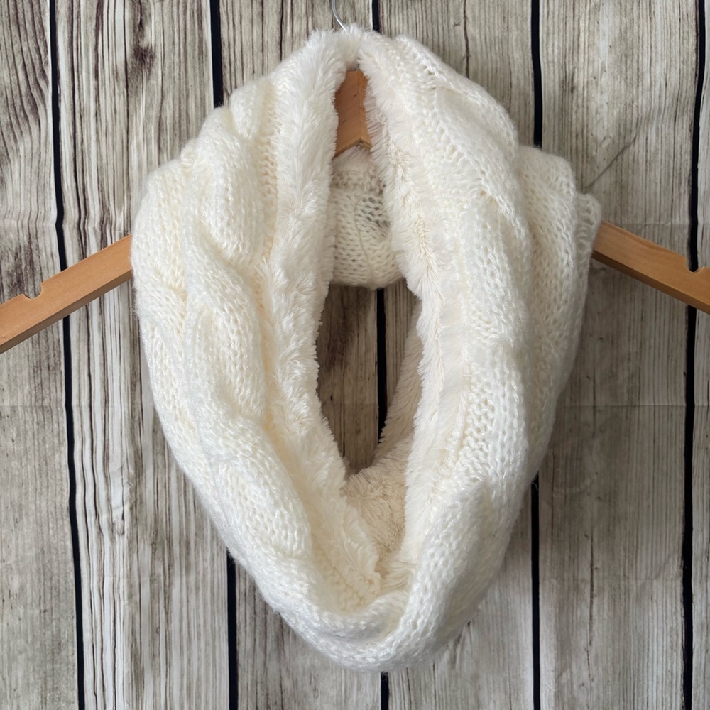 Icing White Knit Faux Fur Reversible Loop Circle Infinity Scarf Winter One Size